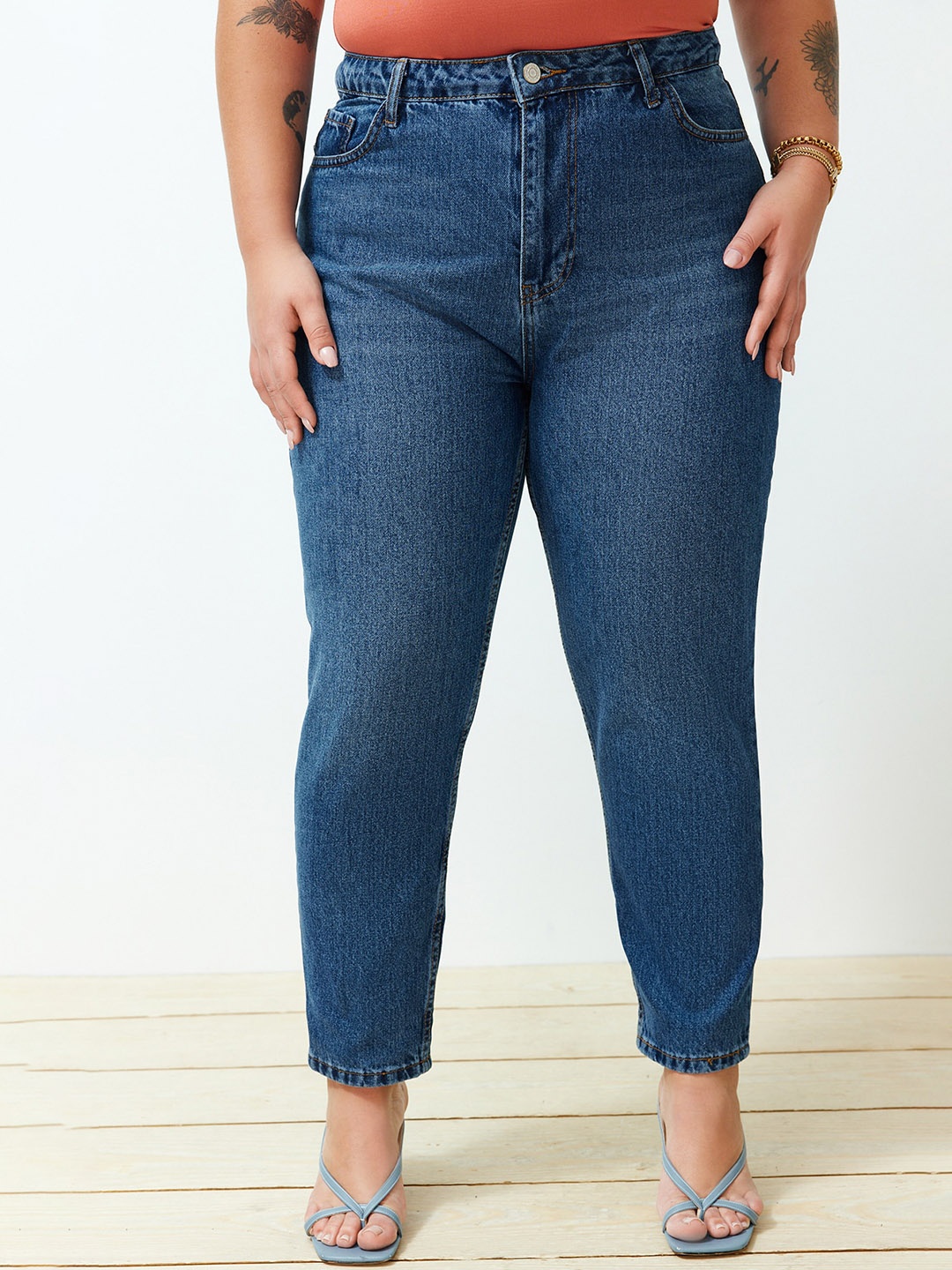 

Trendyol Women Plus Size Light Fade Pure Cotton Jeans, Blue