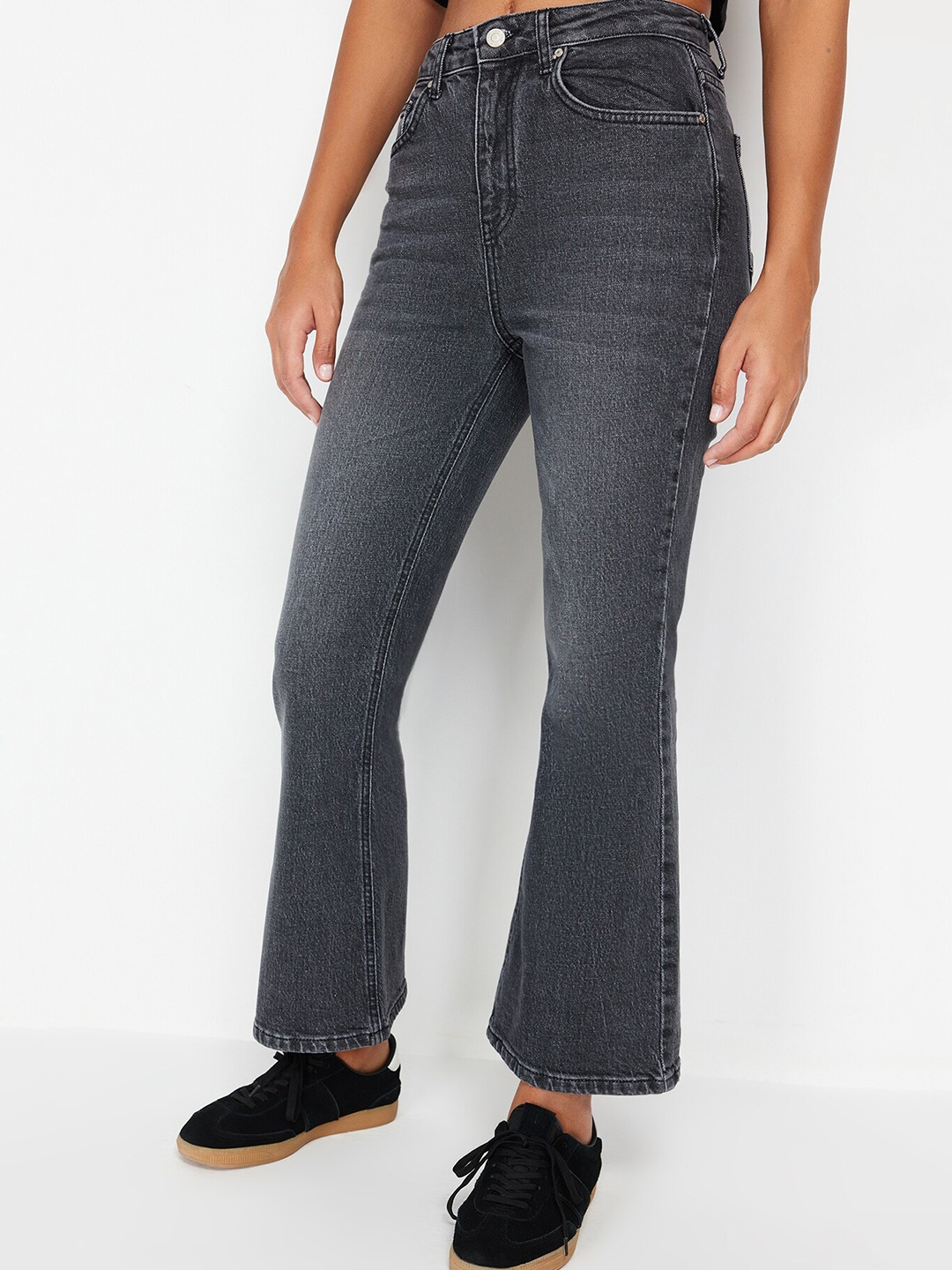 

Trendyol Women Mid-Rise Clean Look Light Fade Stretchable Jeans, Grey