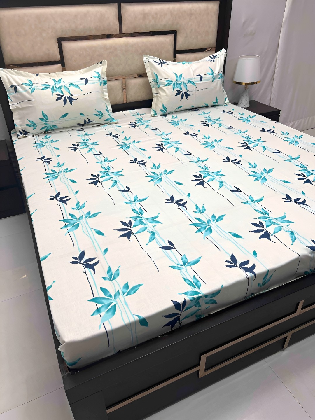 

Pure Decor White & Blue Floral Cotton 380 TC King Bedsheet With 2 Pillow Covers