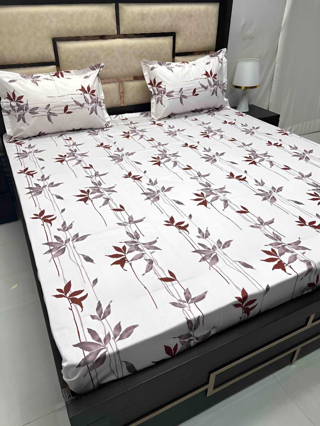 

Pure Decor Maroon & Off White Floral Cotton 380 TC King Bedsheet with 2 Pillow Covers