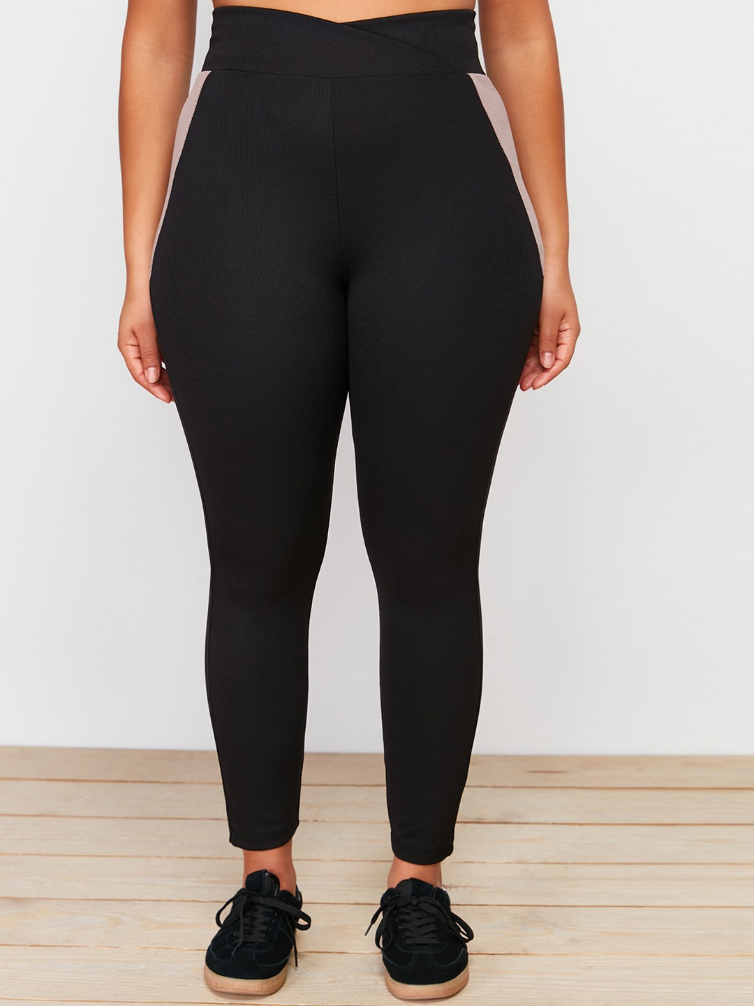

Trendyol Regular-Fit Ankle Length Sports Tights, Black