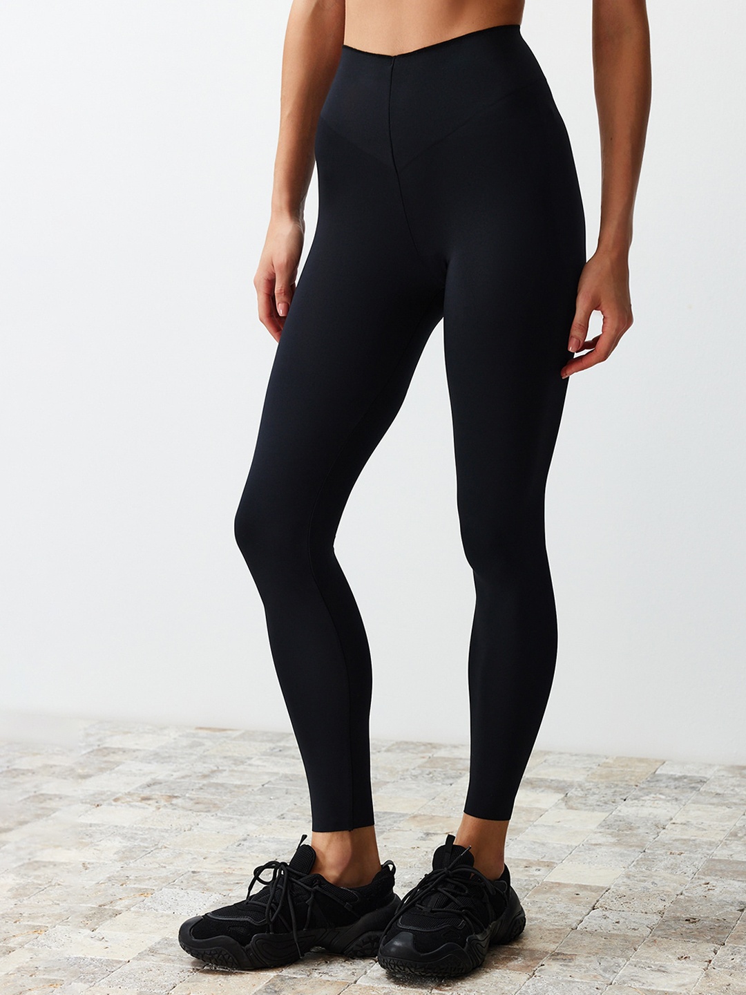 

Trendyol Women Regular-Fit Ankle Length Sports Tights, Black