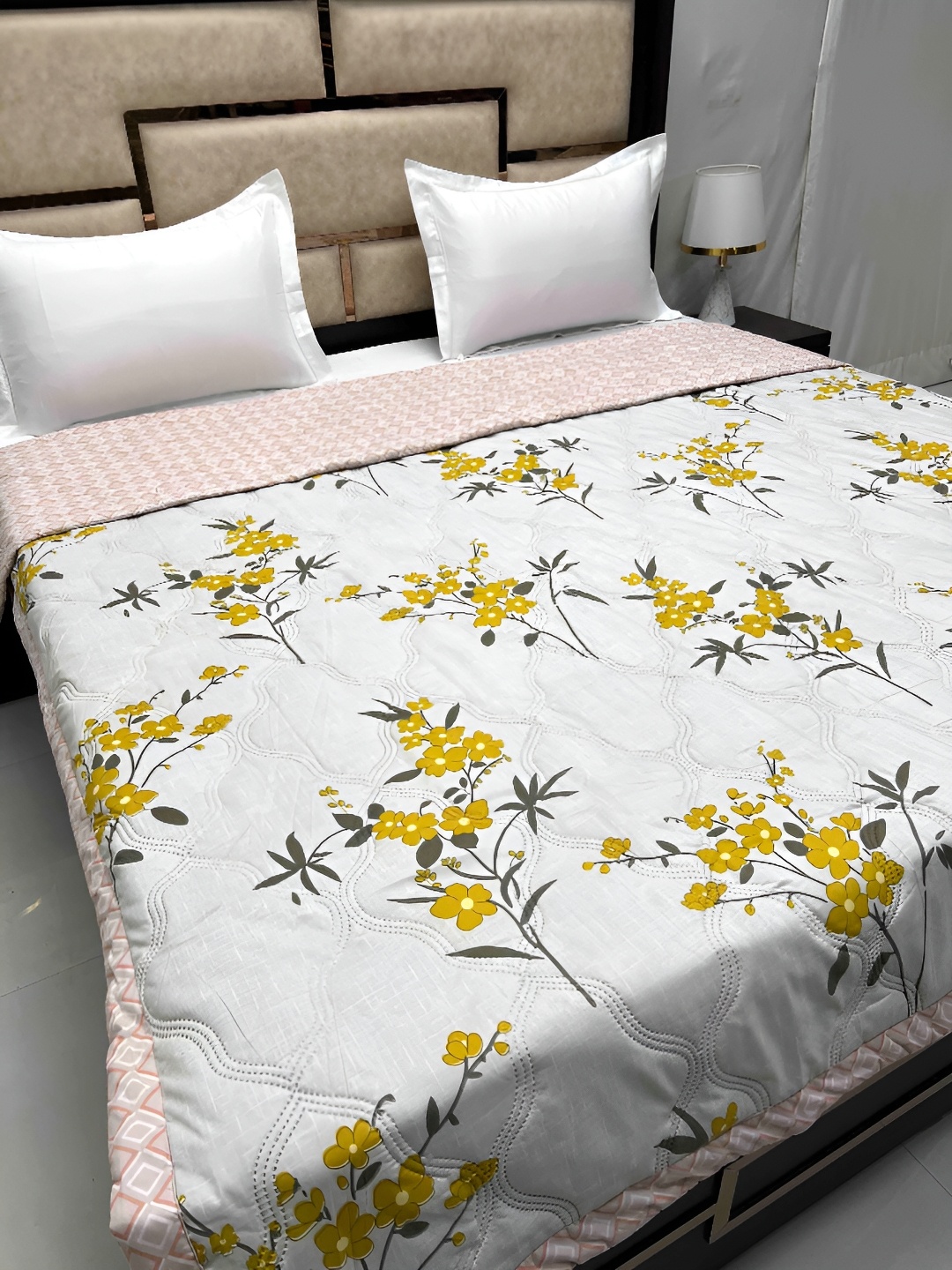 

Pure Decor Grey & Pink Floral AC Room 210 GSM Double Bed Comforter