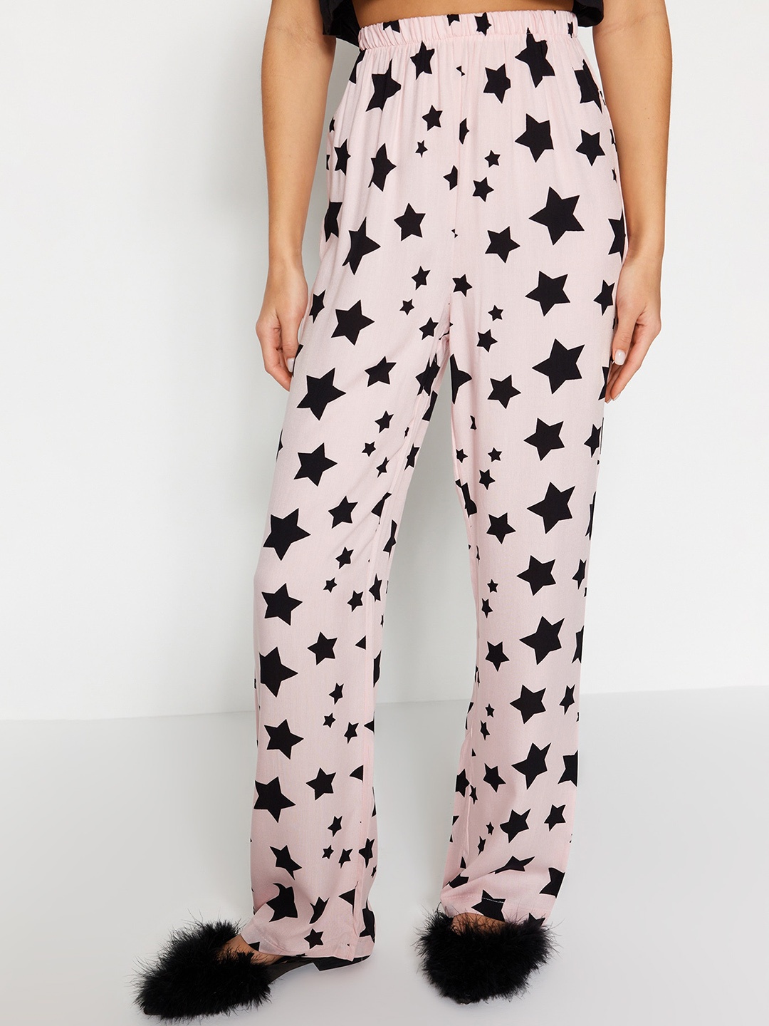 

Trendyol Conversational Star Printed Lounge Pants, Pink