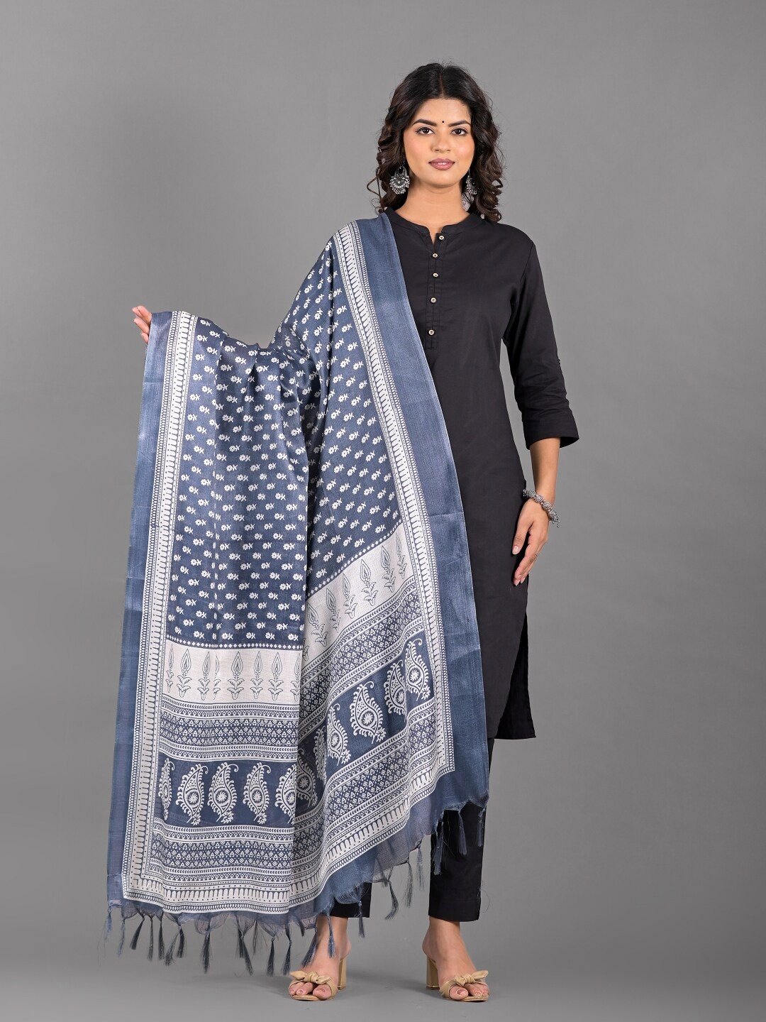 

Apratim Ethnic Motifs Printed Dupatta, Blue