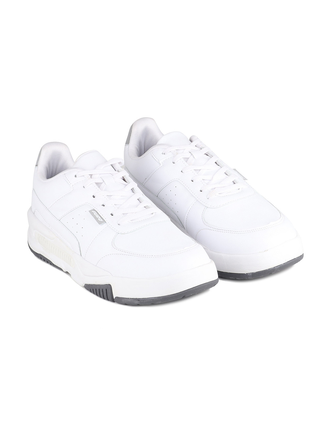 

FURO by Red Chief Men Round Toe Lightweight Sneakers, White