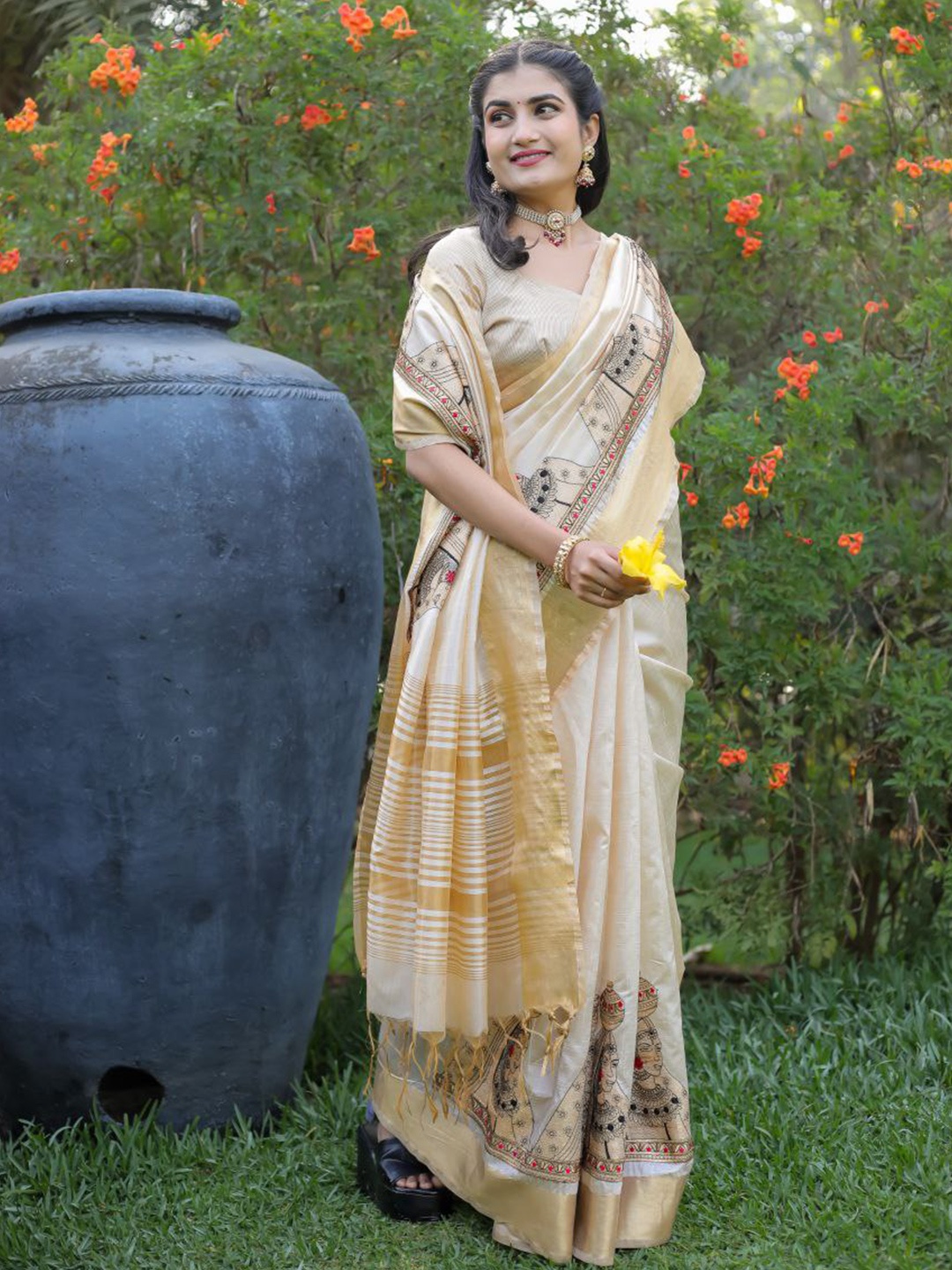 

BESUCHER Embellished Embroidered Zari Jute Silk Saree, Cream