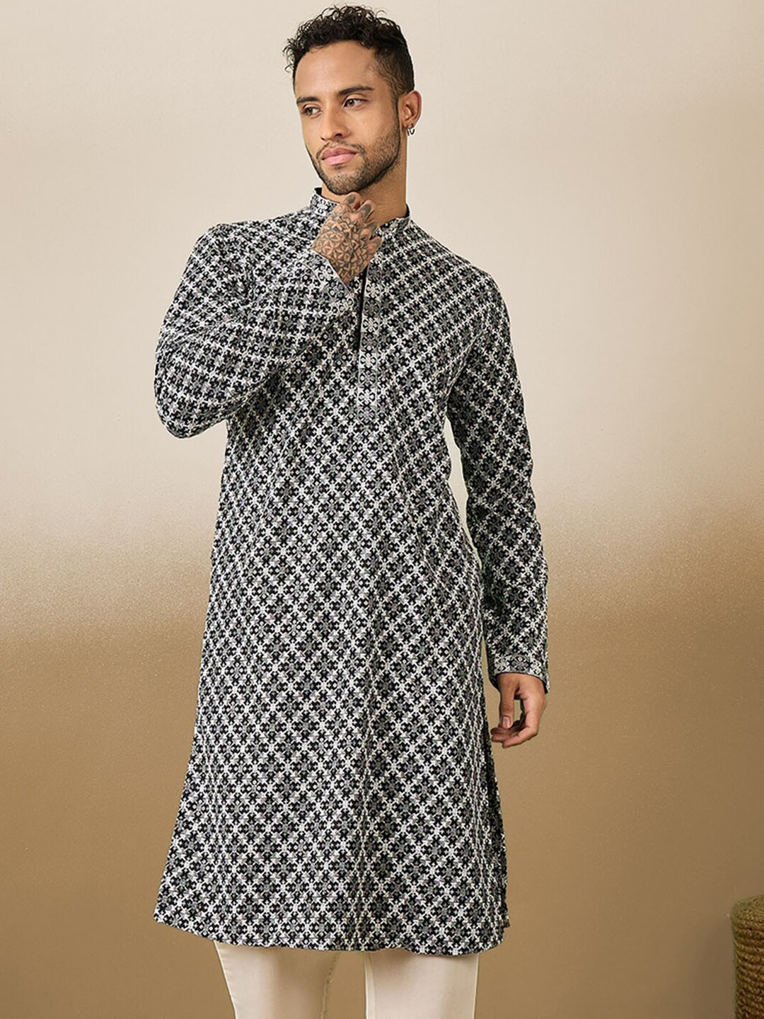 

Sanwara Geometric Printed Chikankari Mandarin Collar Cotton Straight Kurta, Black