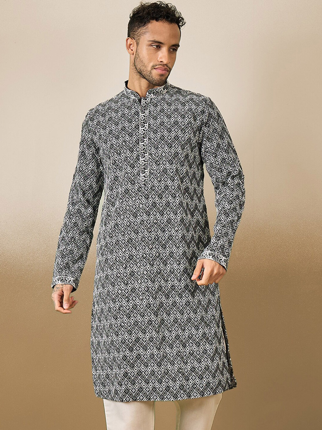 

Sanwara Geometric Printed Chikankari Mandarin Collar Cotton Straight Kurta, Black