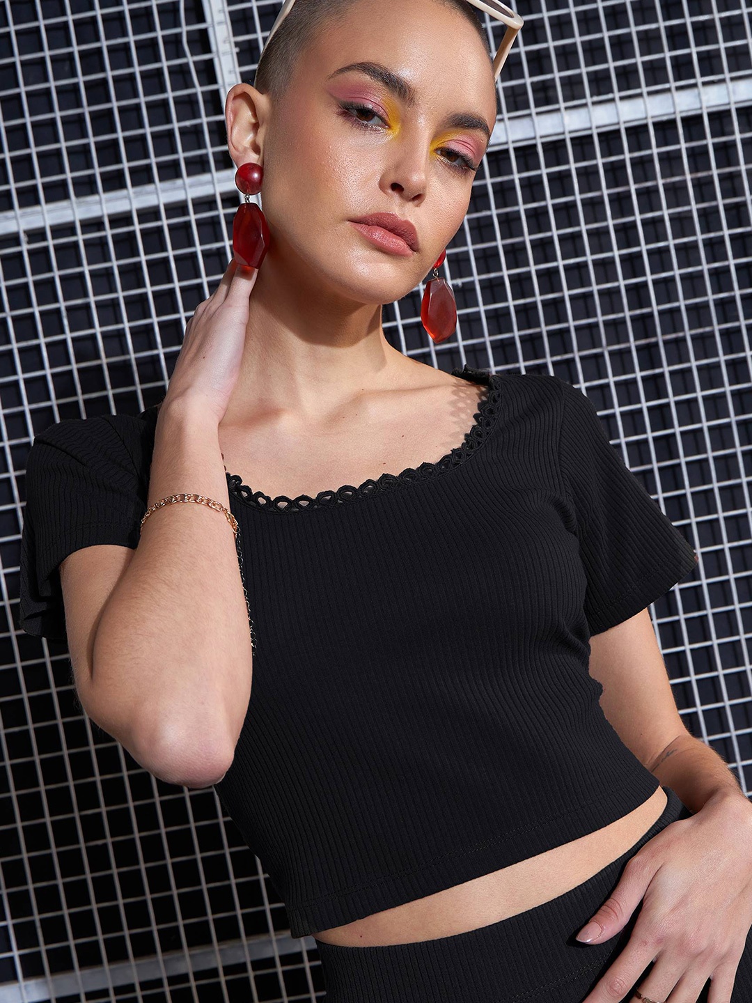 

SASSAFRAS Black Square Neck Crop Top