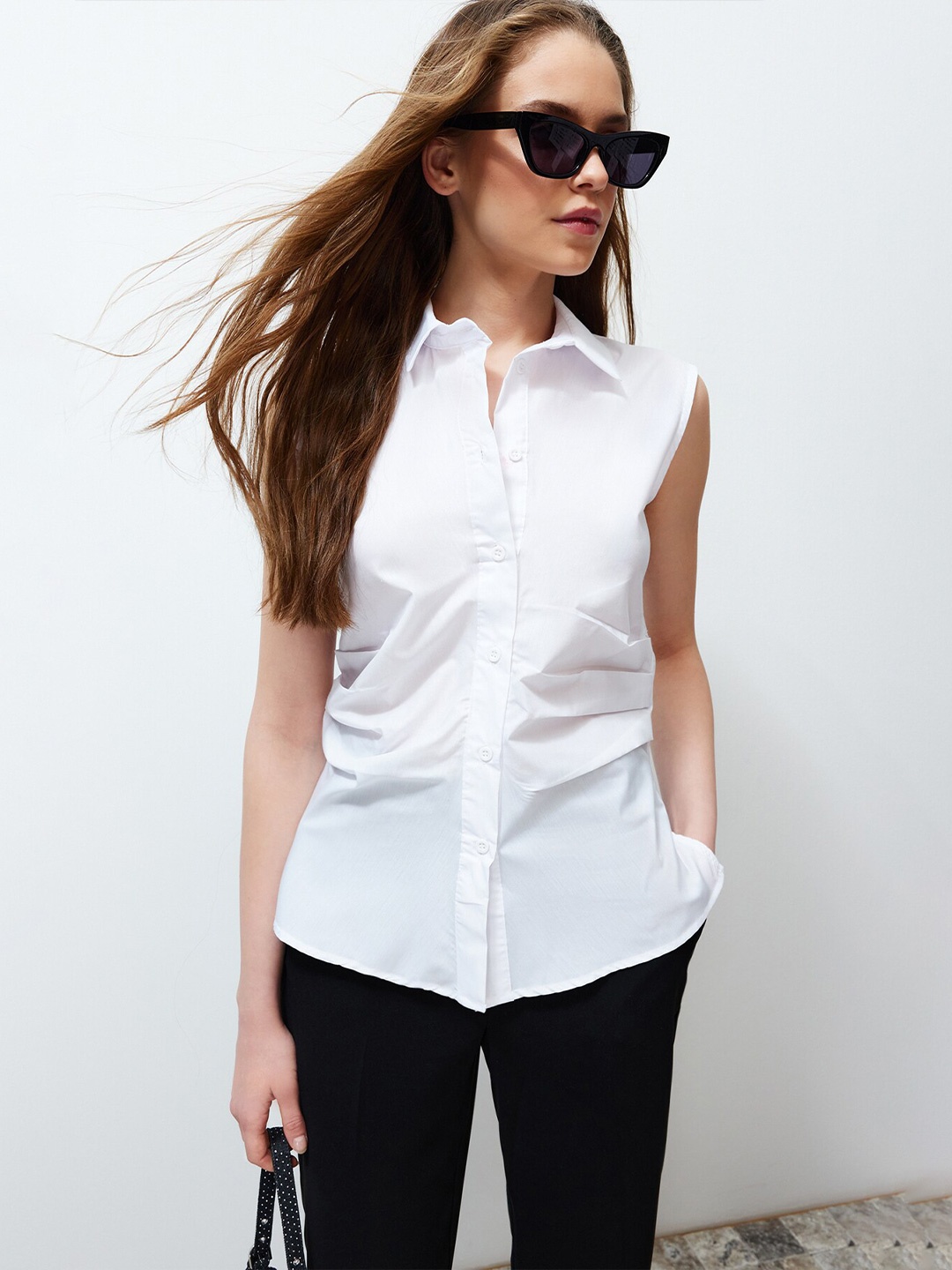 

Trendyol White Spread Collar Opaque Casual Shirt