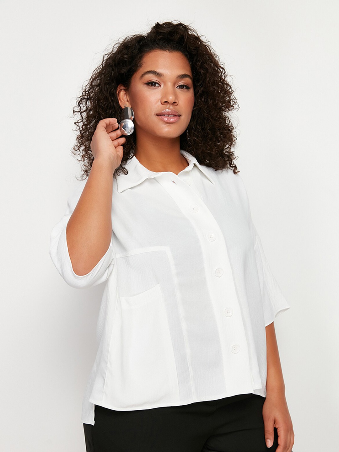 

Trendyol Spread Collar Drop-Shoulder Sleeves Casual Shirt, White