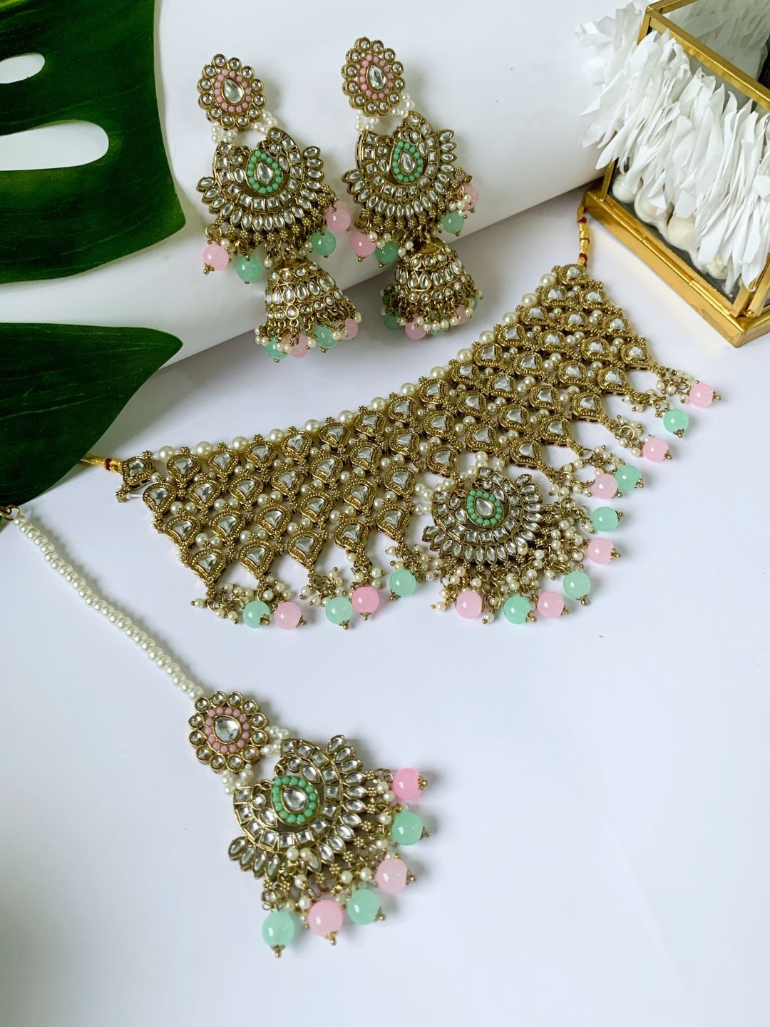 

I Jewels Gold Plated Kundan-Studded & Pearl Beaded Jewellery Set