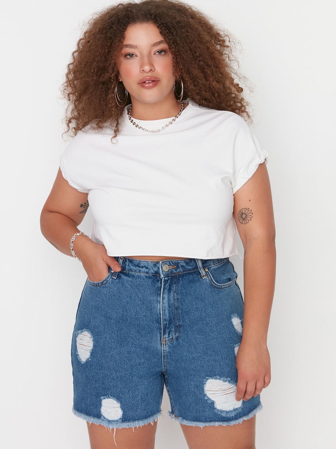 

Trendyol Women Mid-Rise Pure Cotton Denim Shorts, Blue