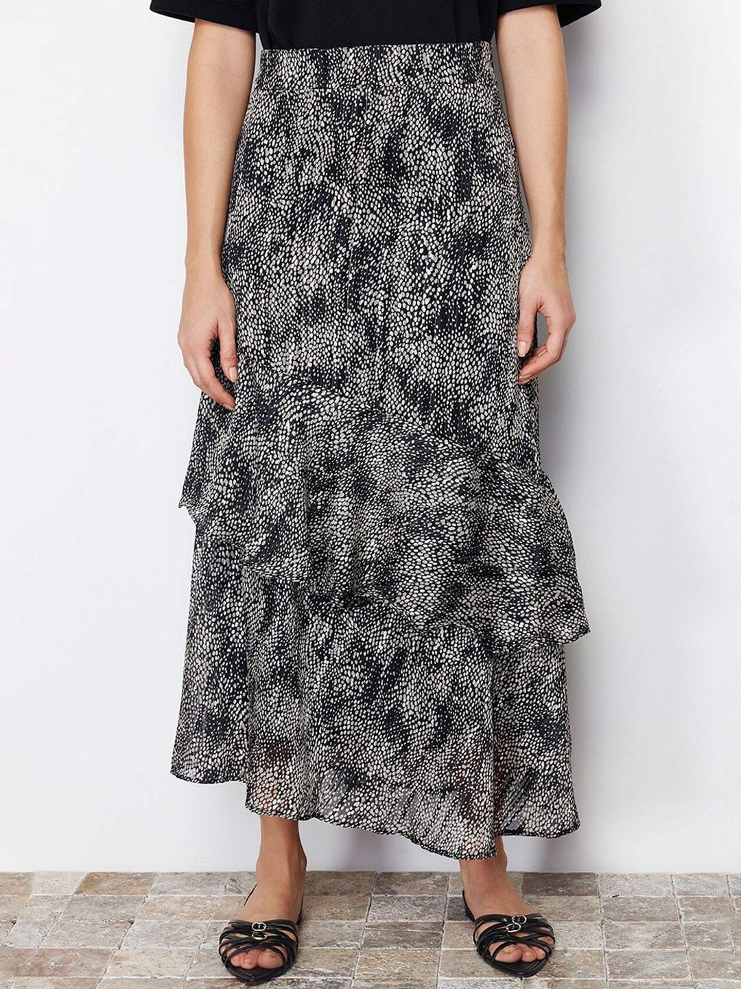 

Trendyol Printed Flared Midi Skirts, Black