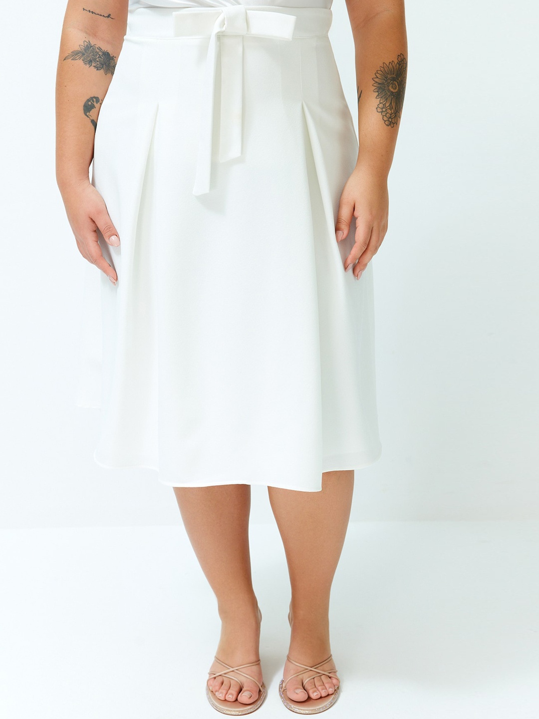 

Trendyol Slip-On A-Line Knee Length Skirts, White