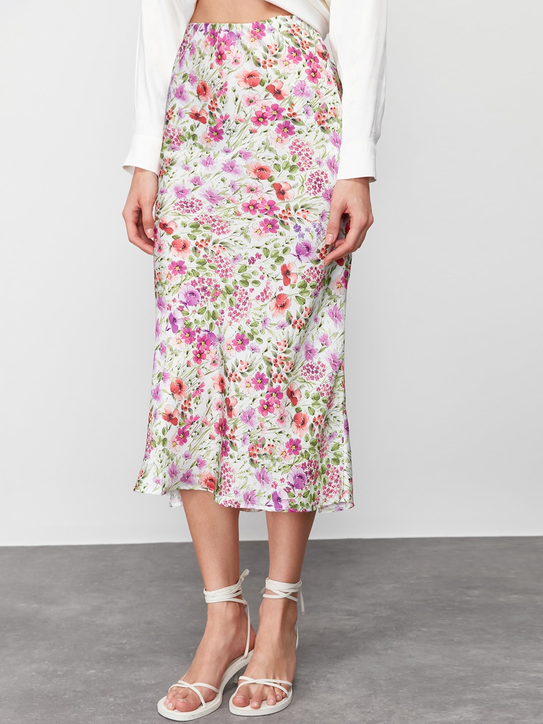 

Trendyol Floral Printed A-Line Midi Skirts, White