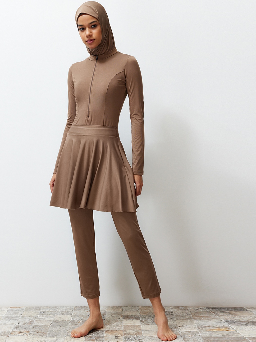 

Trendyol Long Sleeves Full-Coverage Legsuit, Brown