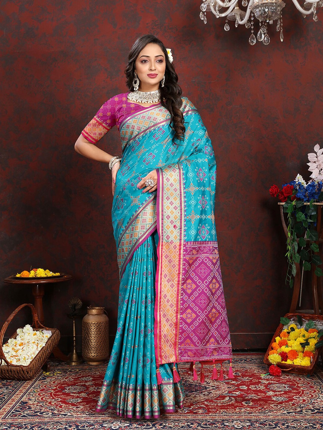 

MARGI DESIGNERS Ethnic Motifs Woven Design Zari Banarasi Saree, Turquoise blue