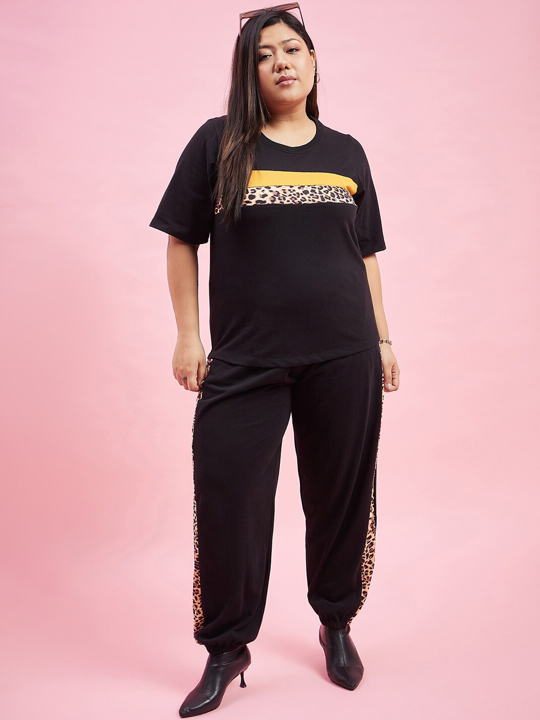 

AUSTIVO Printed T-Shirt With Joggers Co-Ords, Black