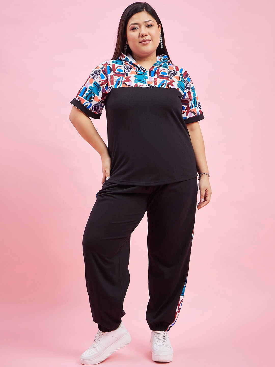 

AUSTIVO Plus Size Colourblocked Hood T-Shirt & Jogger, Black