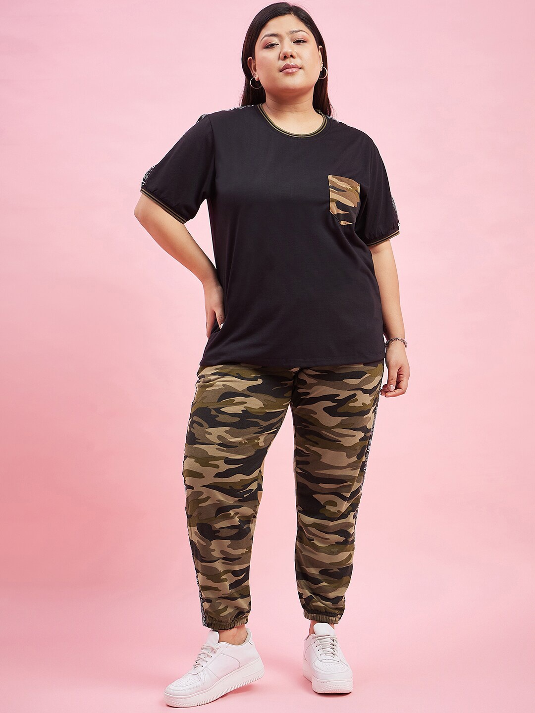 

AUSTIVO Printed T-Shirt With Joggers Co-Ords, Black