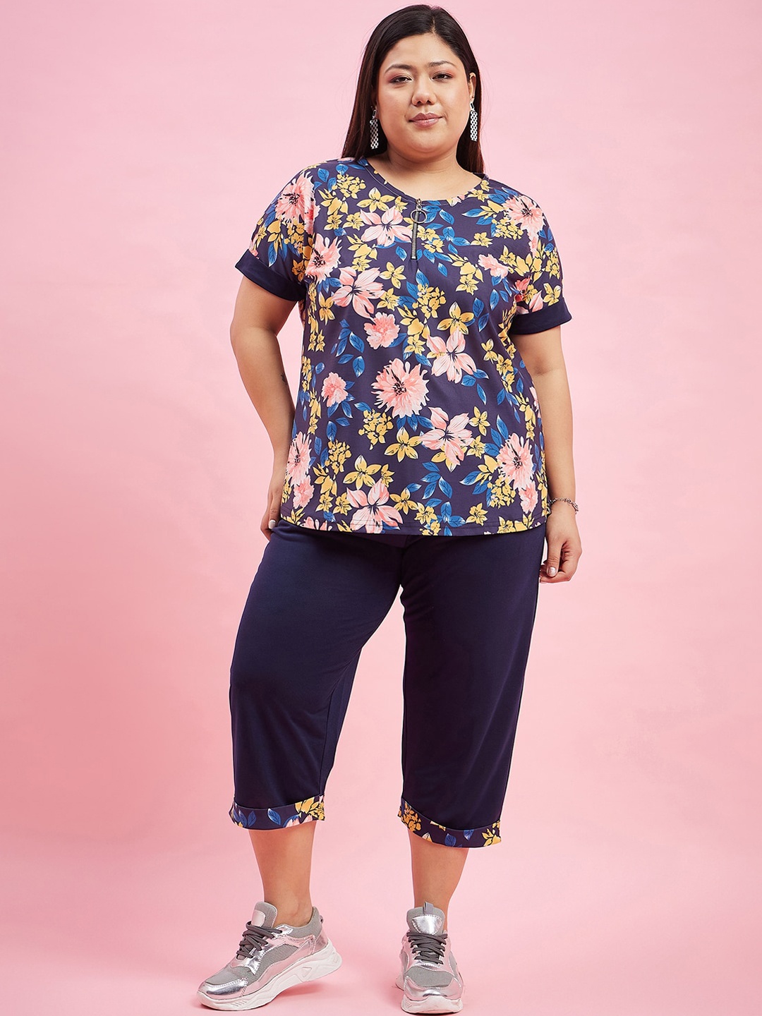 

AUSTIVO Plus Size Floral Printed T-shirt & Capris Co-Ords, Blue