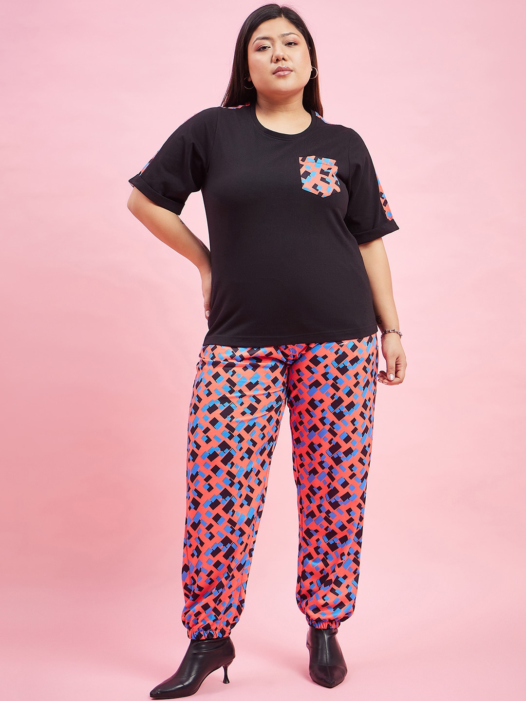 

AUSTIVO Plus Size Geometric Printed Round-Neck T-Shirt With Joggers Co-Ords, Black