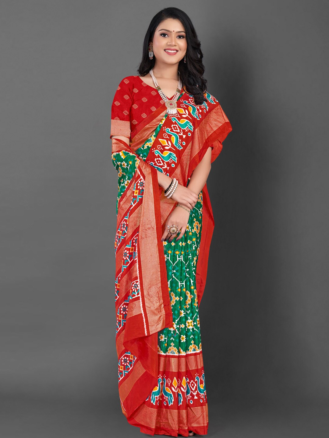 

Mitera Ethnic Motifs Zari Pochampally Saree, Green