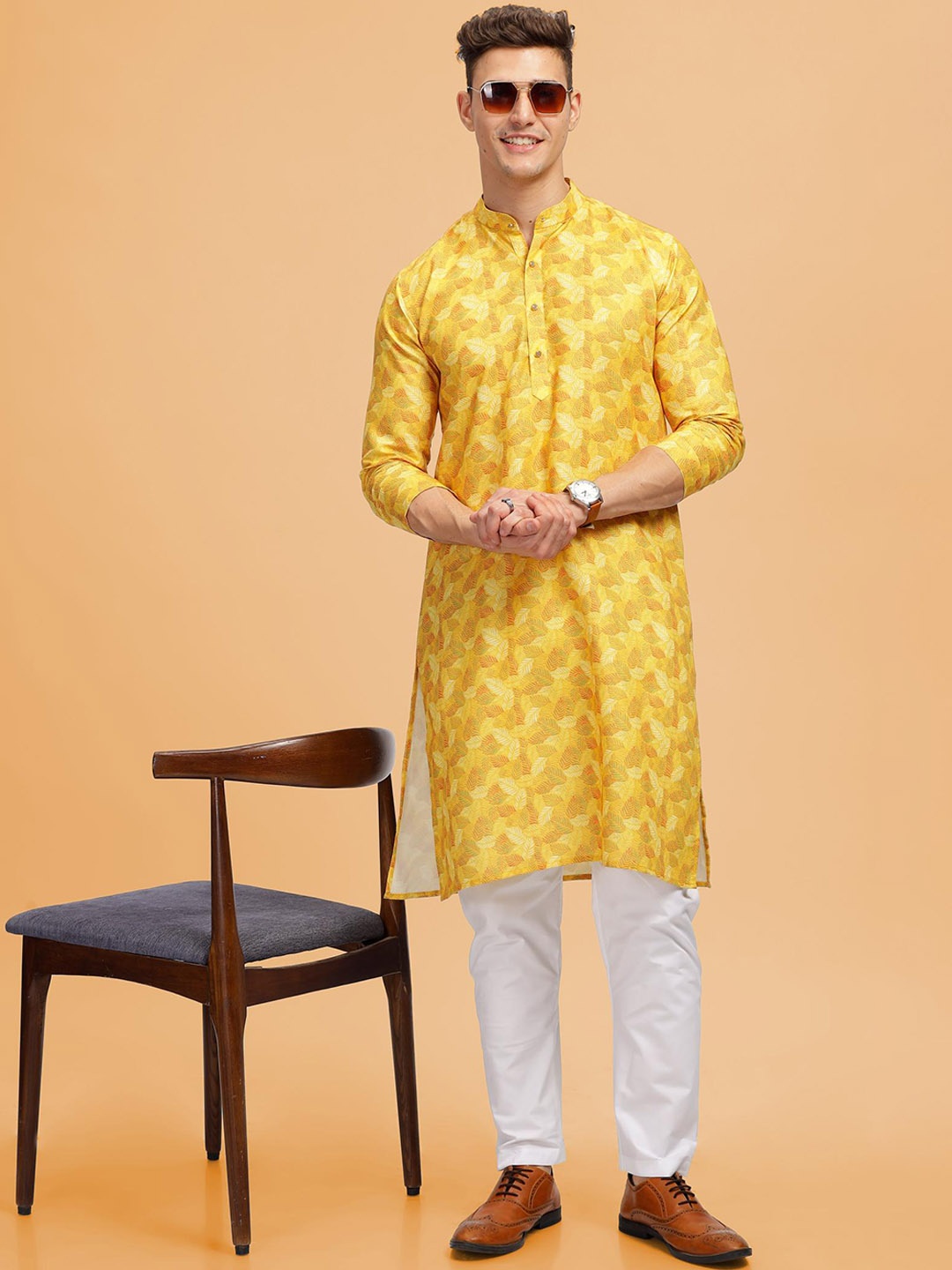 

Anouk Yellow Floral Printed Mandarin Collar Straight Kurta