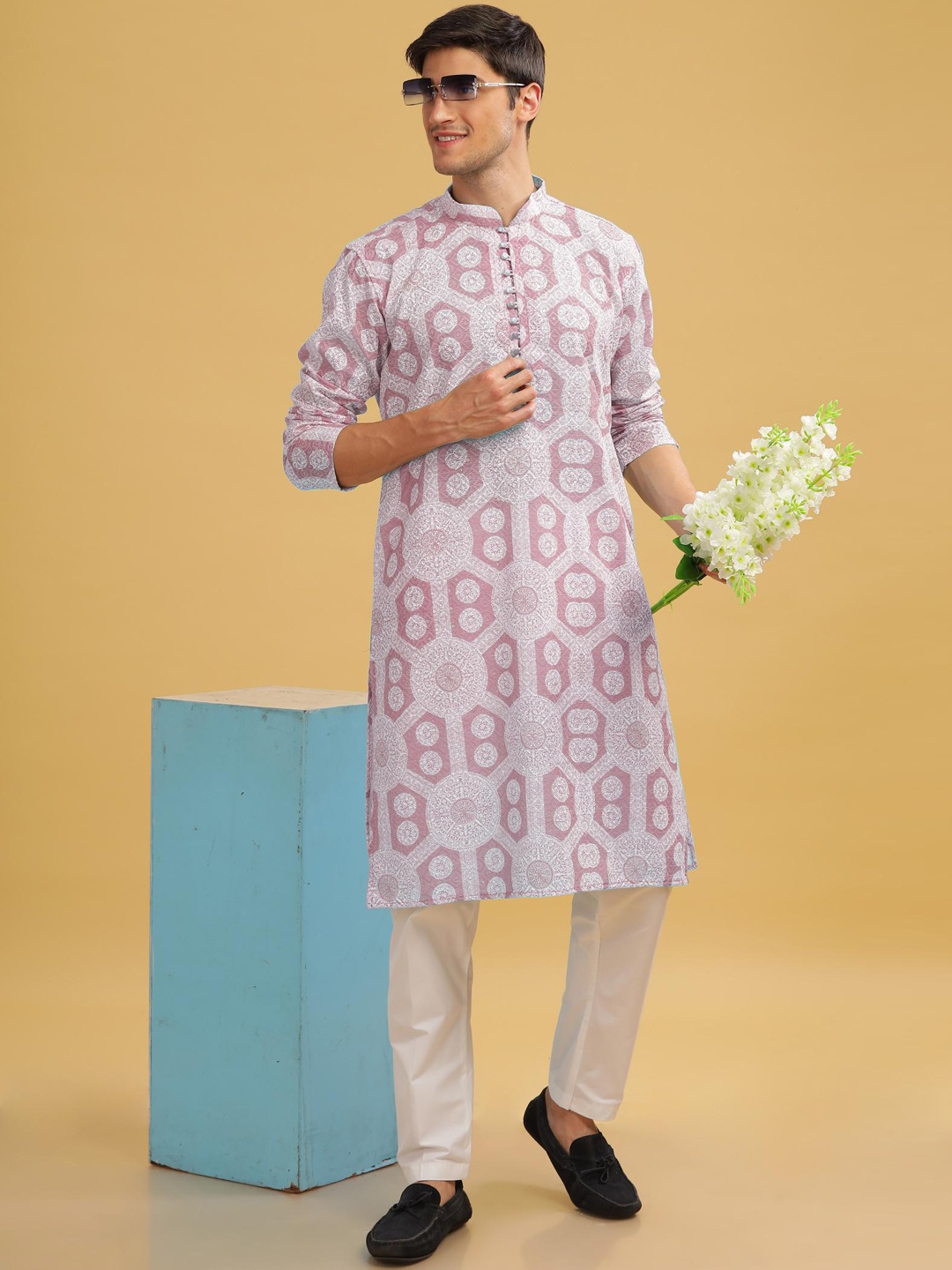 

Anouk Pink Ethnic Motifs Embroidered Mandarin Collar Straight Kurta