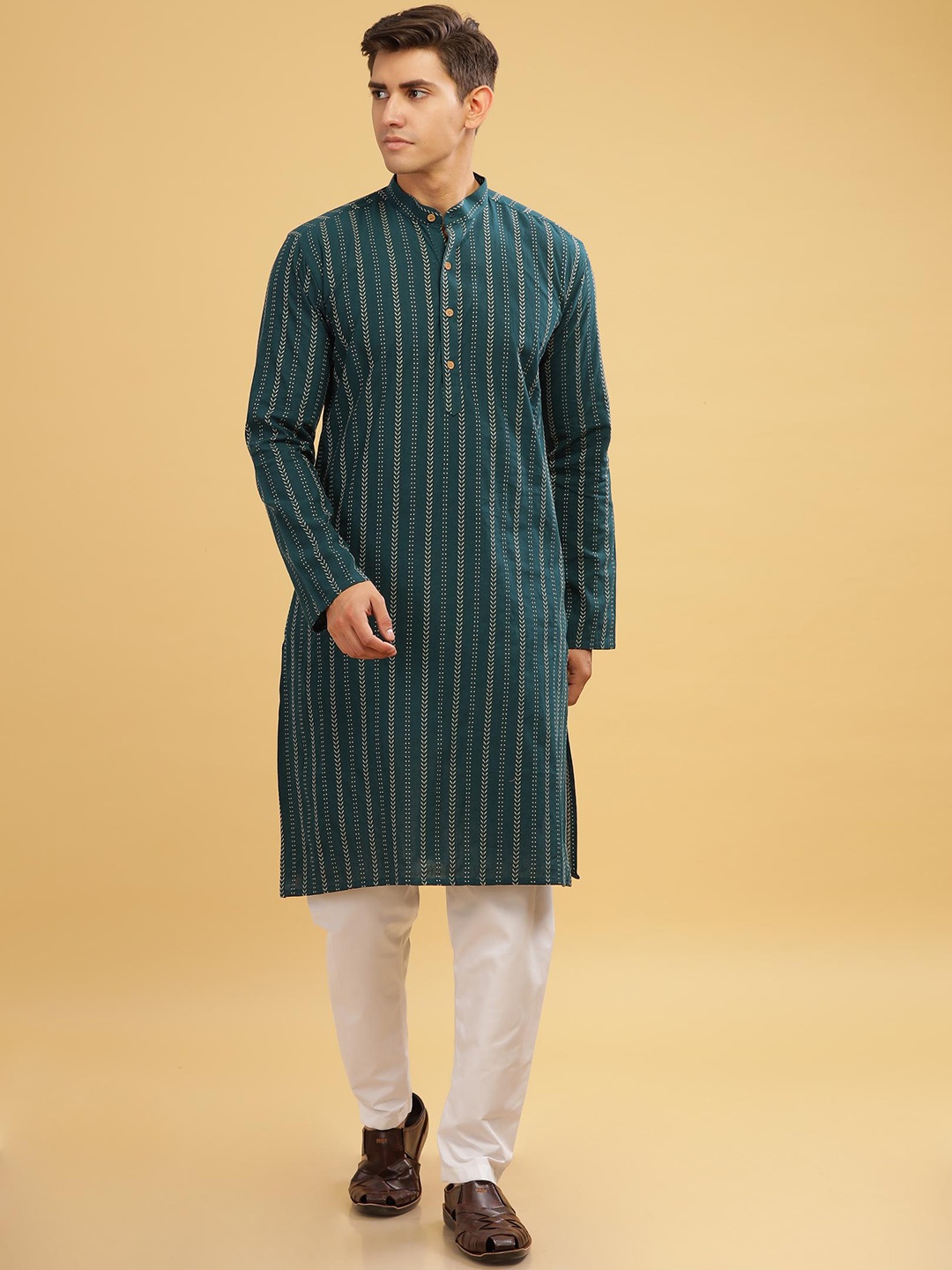 

Anouk Striped Mandarin Collar Cotton Thread Work Kurta, Green