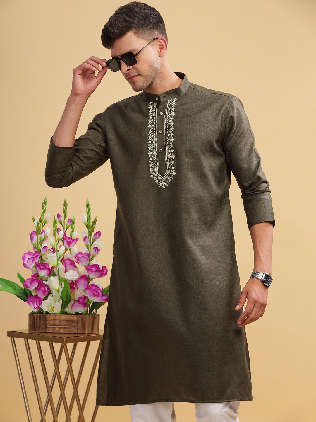 

Anouk Green Ethnic Motifs Band Collar Long Sleeves Cotton Thread Work Kurta