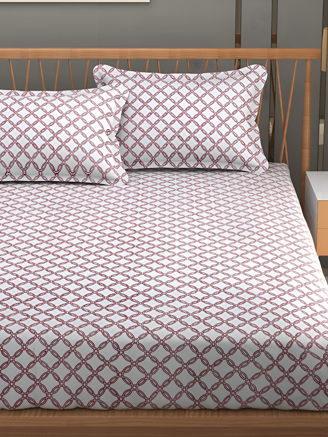 

RIDHAAN White & Pink Geometric 210 TC King Bedsheet with 2 Pillow Covers