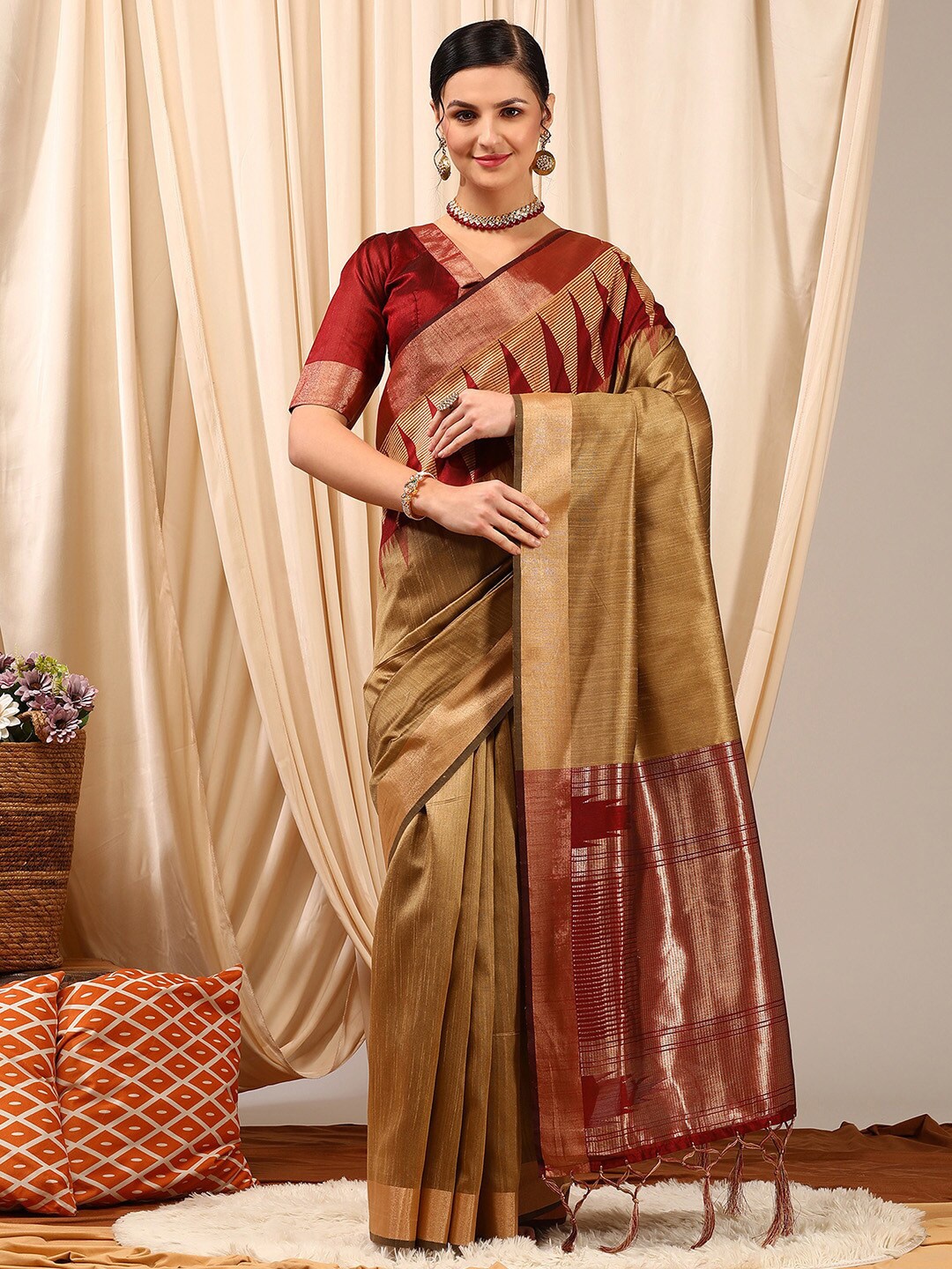 

Mitera Ethnic Woven Design Zari Silk Cotton Banarasi Saree, Beige