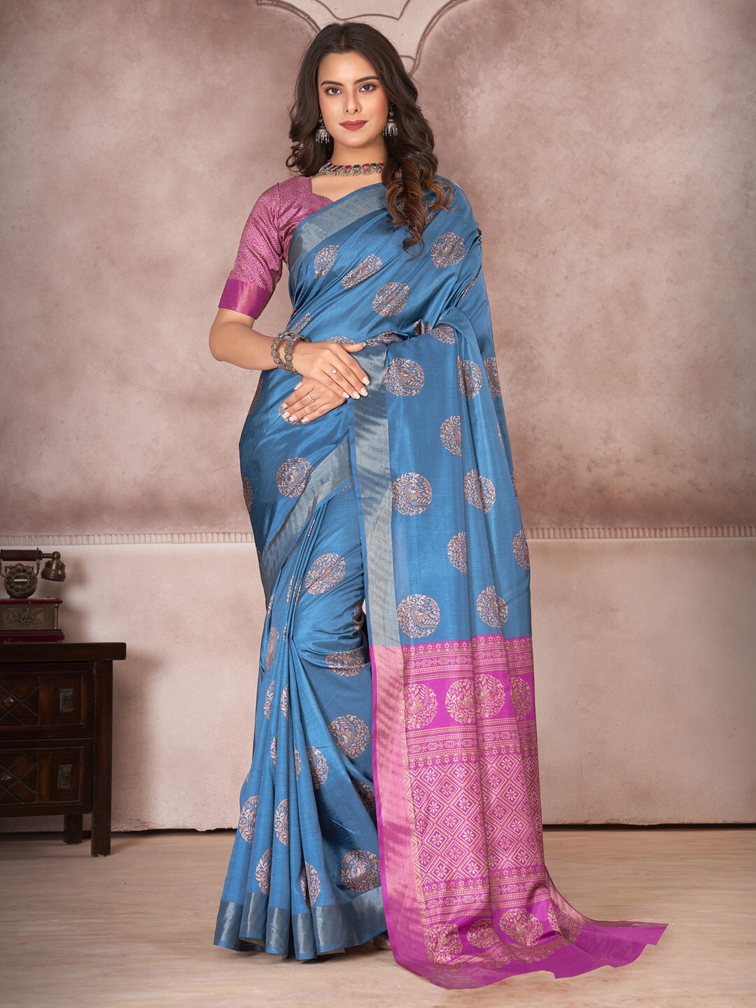 

Mitera Ethnic Motifs Printed Zari Banarasi Saree, Blue