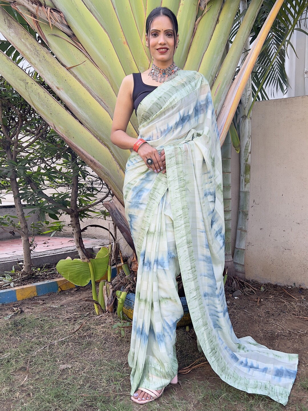 

KALINI Tie and Dye Ready to Wear Wear Saree, Green