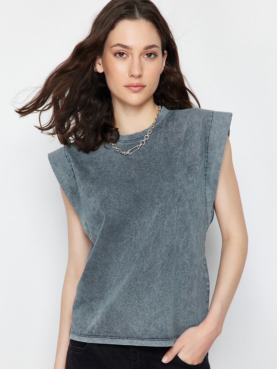 

Trendyol Round Neck Extended Sleeves Cotton Casual T-shirt, Grey