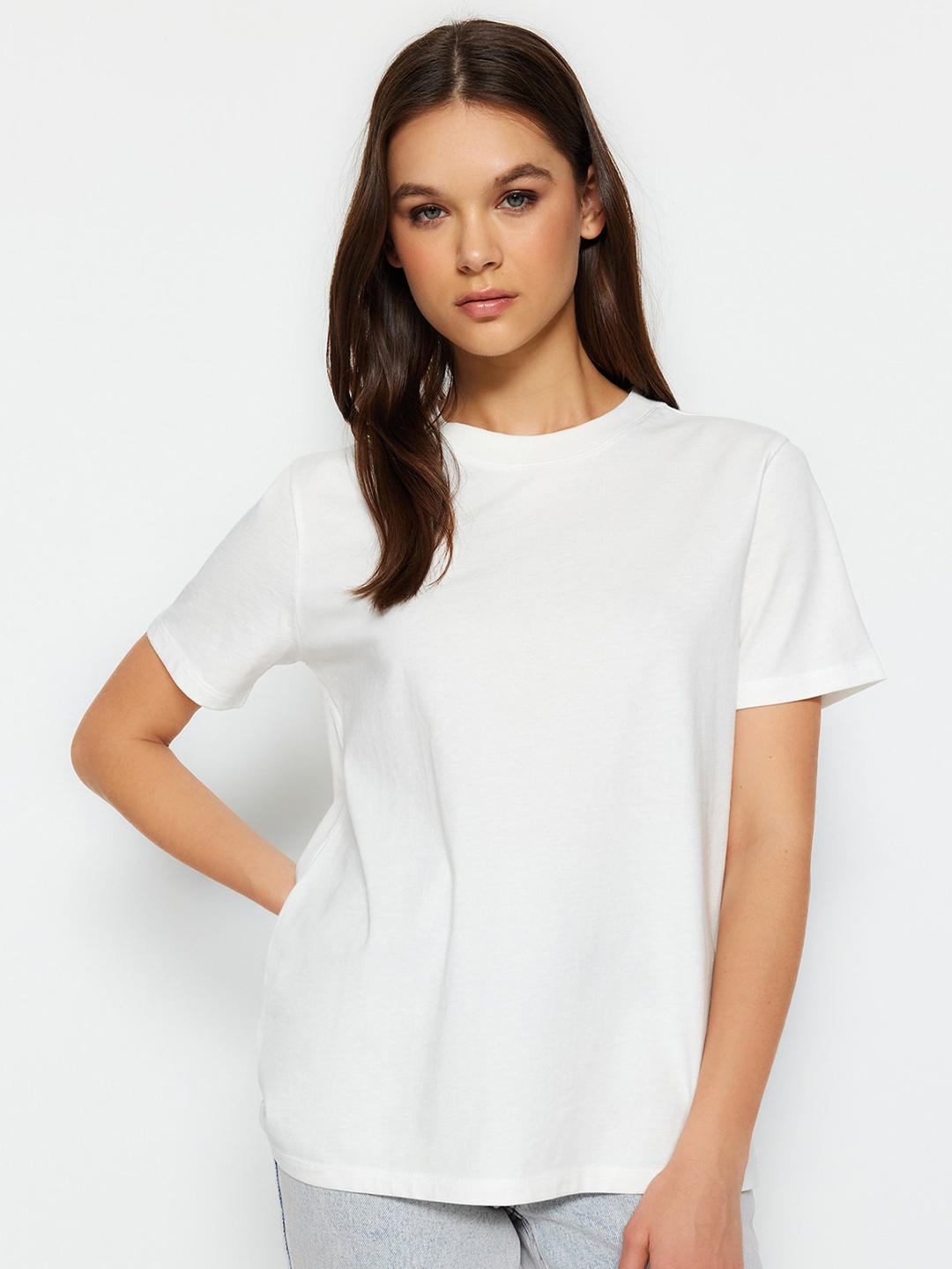 

Trendyol Round Neck Short Sleeves Cotton T-shirt, White