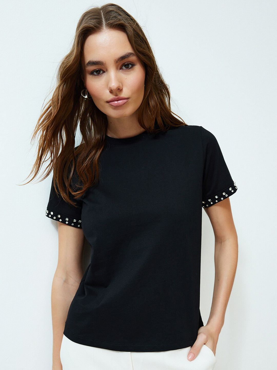 

Trendyol Round Neck Pure Cotton T-shirt, Black