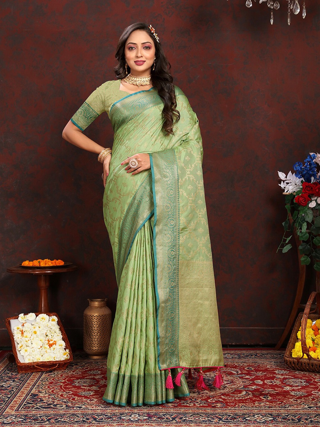 

MARGI DESIGNERS Ethnic Motifs Woven Design Zari Silk Blend Kanjeevaram Saree, Green