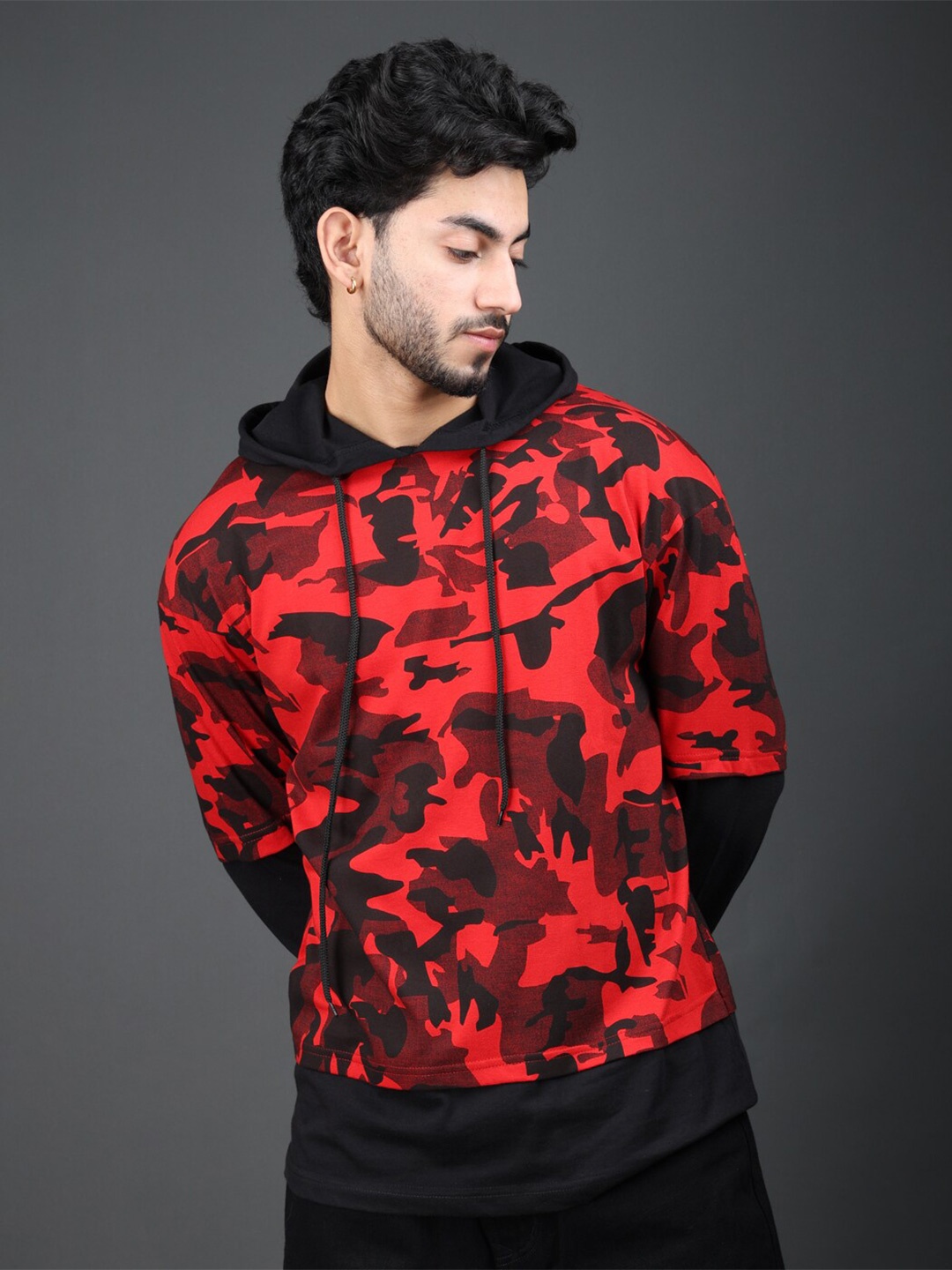 

Eyebogler Abstract Printed Hooded Cotton T-shirt, Red