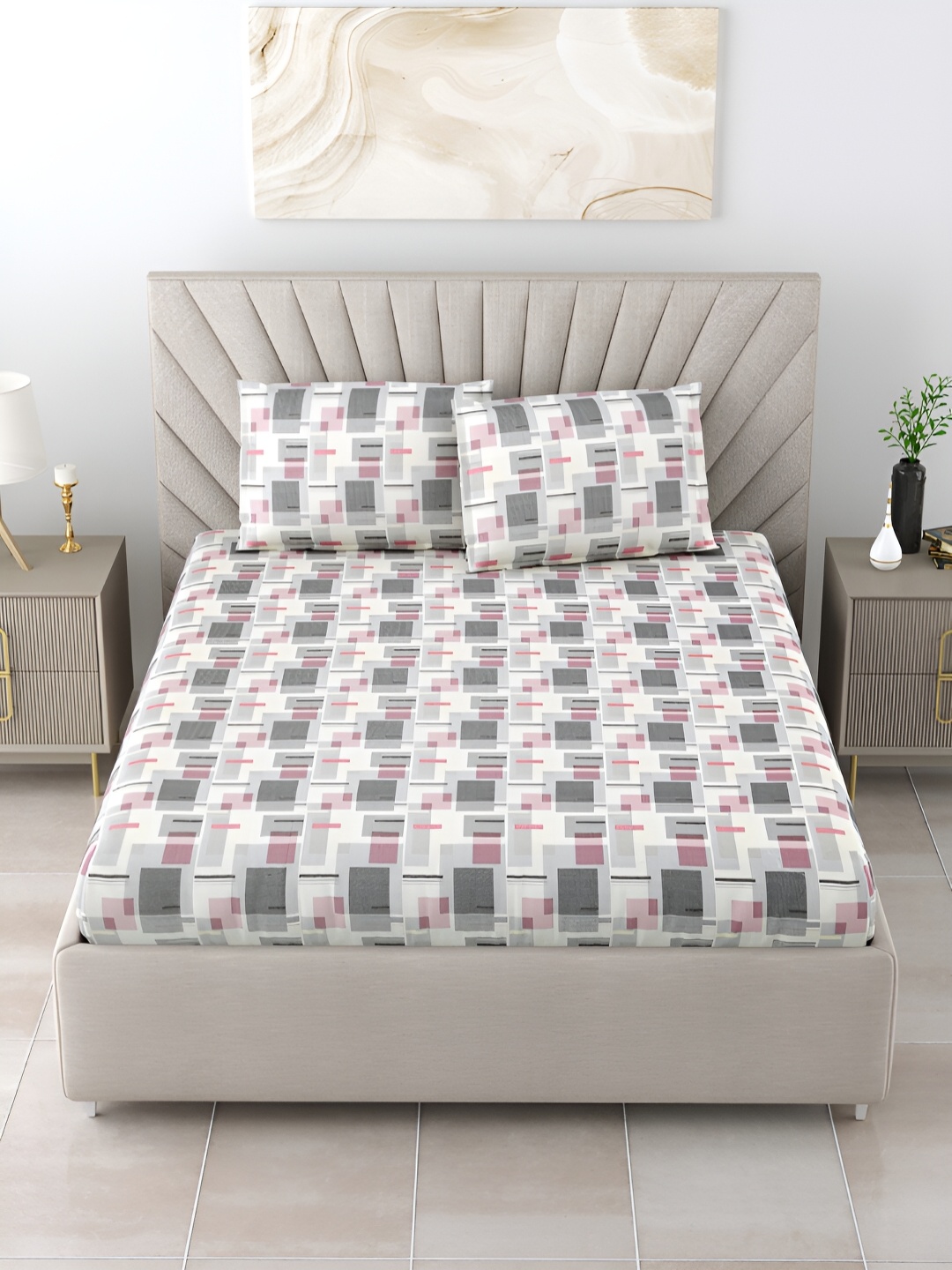 

Salona Bichona White & Grey Geometric 160 TC King Bedsheet with 2 Pillow Covers