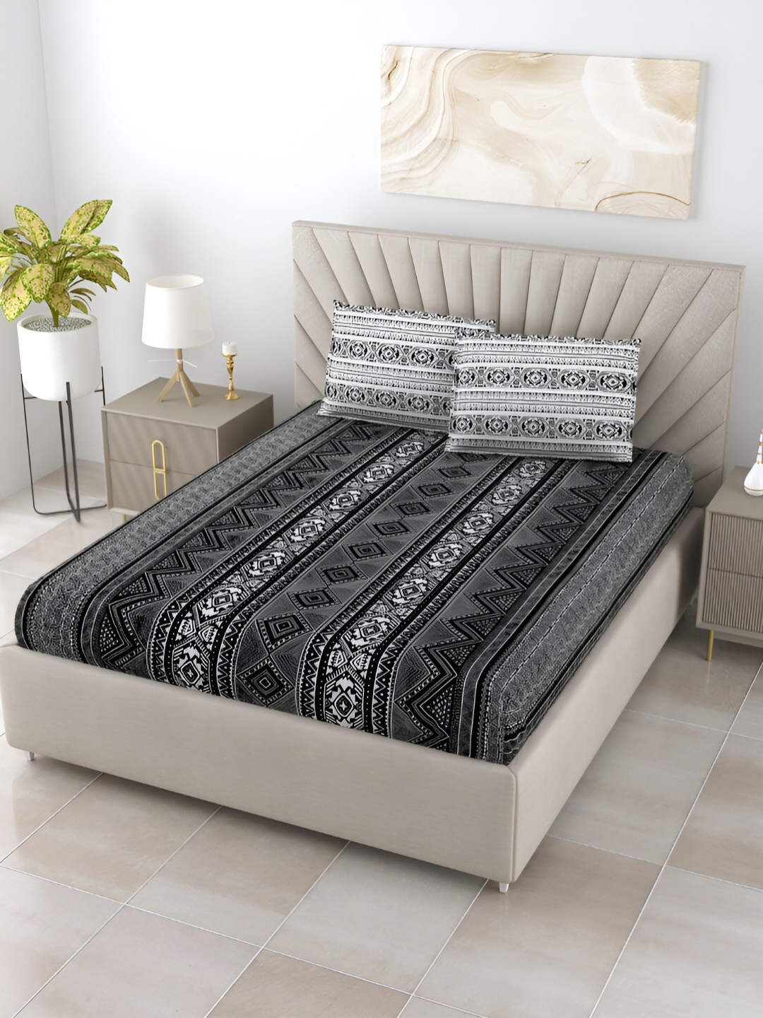 

Salona Bichona Black & White Geometric 300 TC King Bedsheet with 2 Pillow Covers