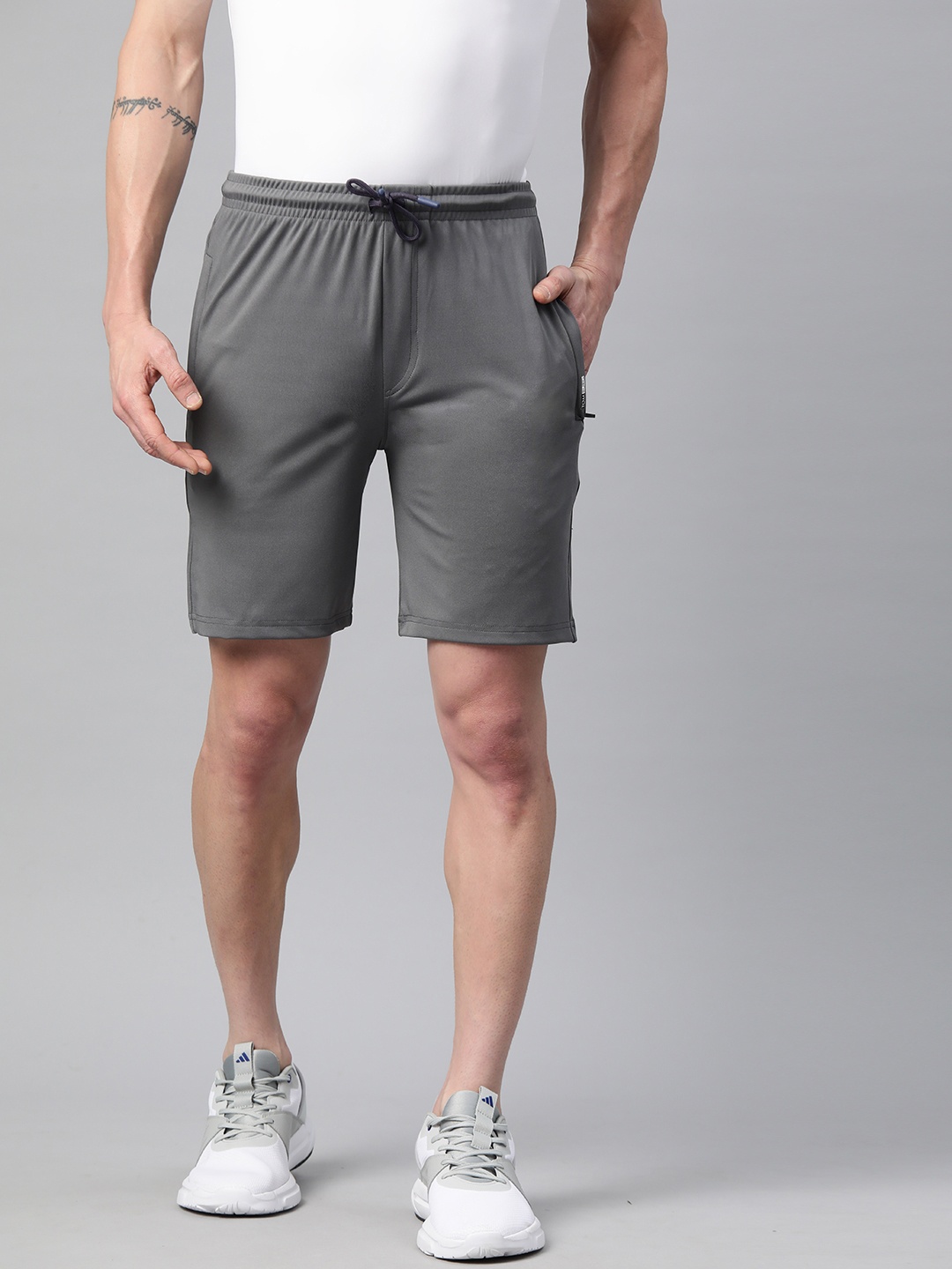 

TOM BURG Men Solid Skinny Fit Shorts, Grey