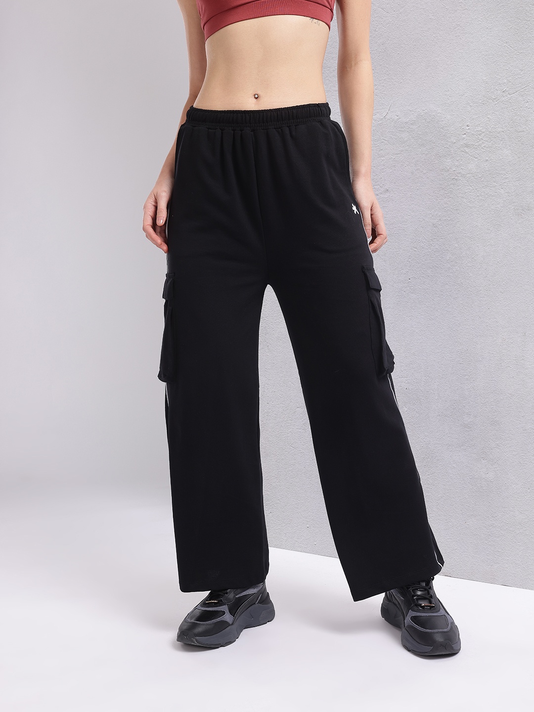 

HRX by Hrithik Roshan Cargo Style Lifestyle Track Pants, Black