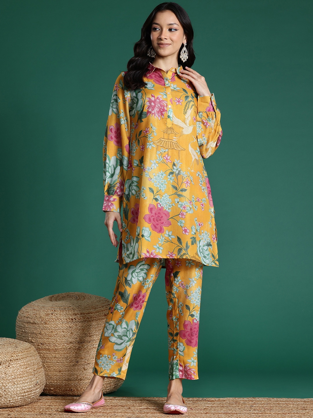 

Sangria Women Floral Printed Kurta with Trousers, Mustard