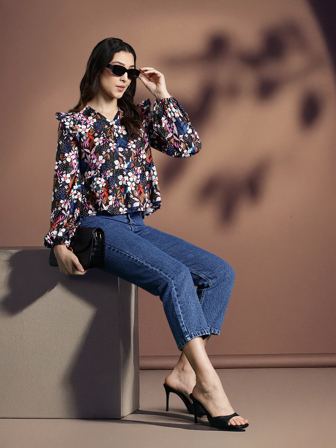 

DressBerry Floral Print Puff Sleeve A-line Top, Black