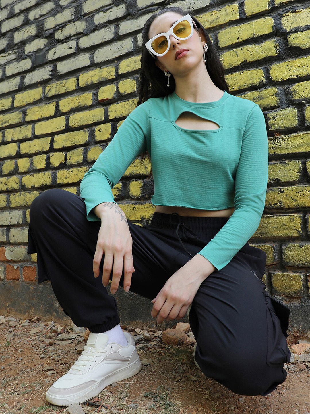 

PINACOLADA Round Neck Cut Out Fitted Crop Top, Green