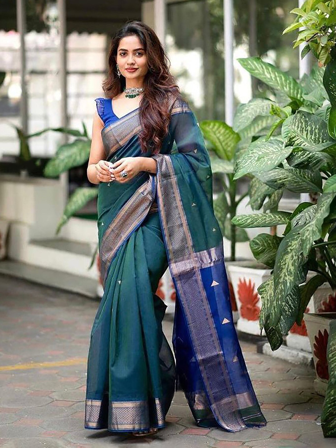 

Anjaneya Sarees Geometric Woven Design Zari Banarasi Saree, Teal